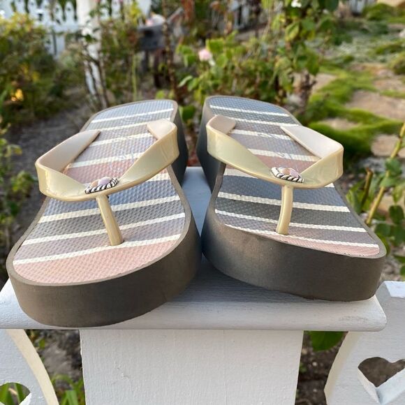 🩴BRIGHTON PLATFORM FLIP FLOP Shoes Sz 7 in peach/grey/cream.  Excellent Conditi - Picture 4 of 9